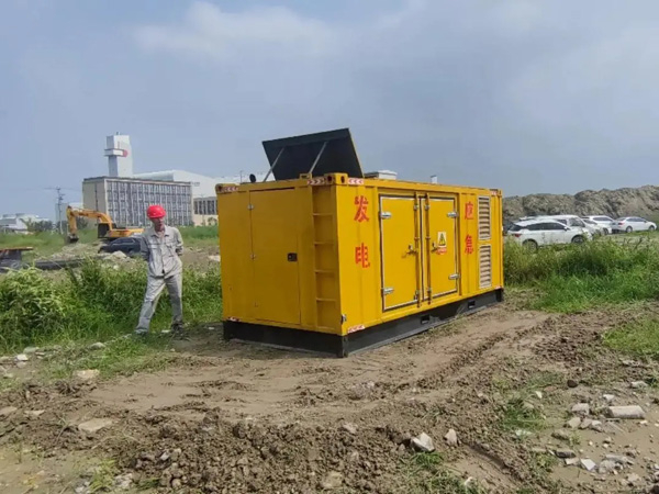 桃城200KW柴油发电机机组每小时的油耗量受哪些因素影响？